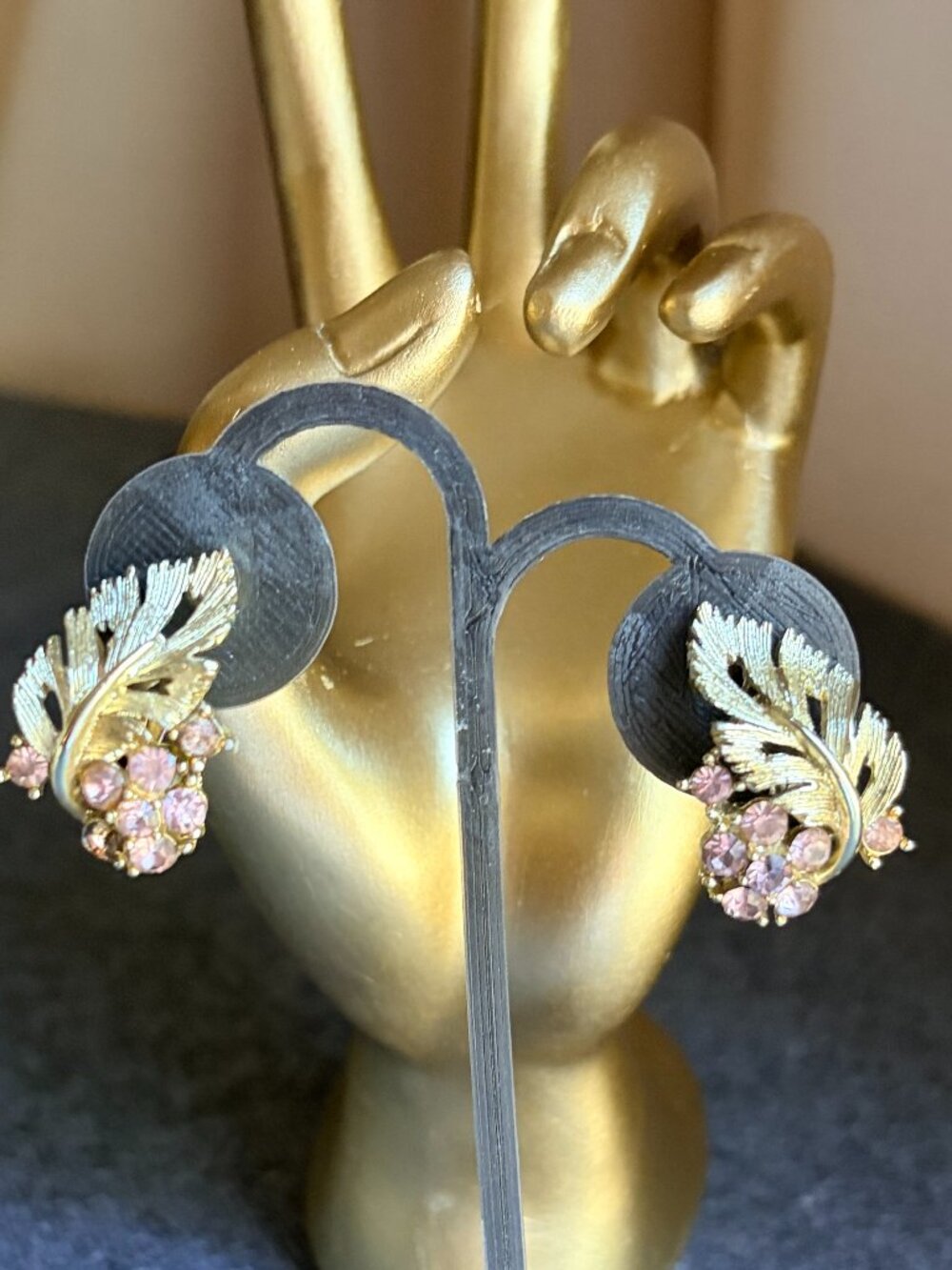 Vintage LISNER Gold Tone & Pink Rhinestone Clip On Earrings Mid Century Jewelry